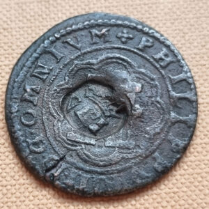 Felipe III Resello falso de 1603 sobre un 4 maravedís falso de 1599