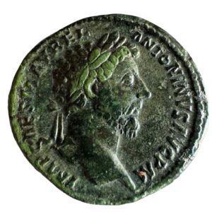 Imperio Romano. Marco Aurelio. Sestercio. Rev: SALVTIA AVGUSTAOR TRP XVII .  COS III. Ae. Pátina